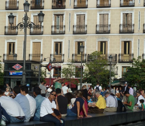 het bruisende pleinleven in Madrid