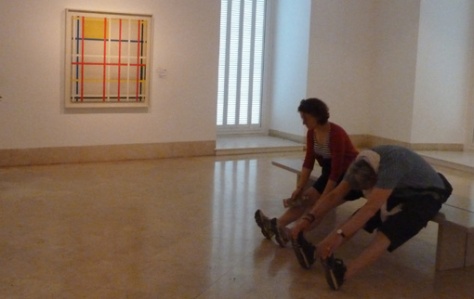 Piet Mondriaan met een paar vermoeide bezoekers