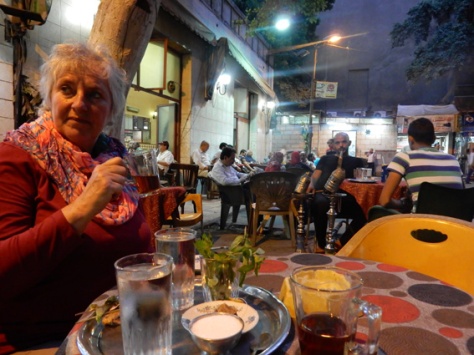 aan  de thee in Caïro