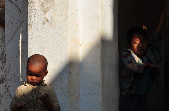 Roeien met de benen die je hebt en andere zaken: fotoboek 2 over Myanmar